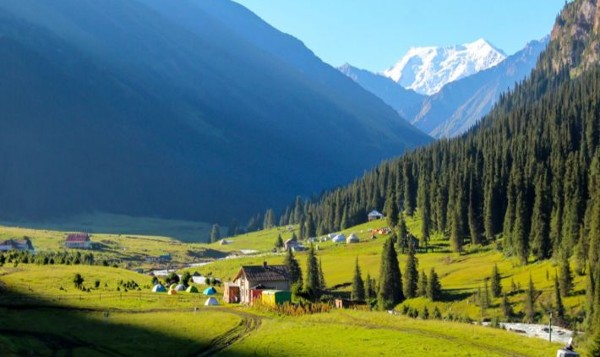 السياحة في قرغيزستان