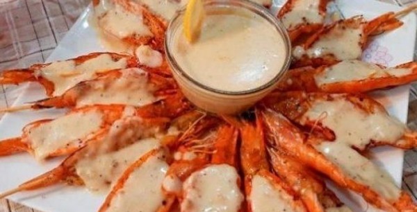 جمبري بترفلاي فاطمة أبو حاتي