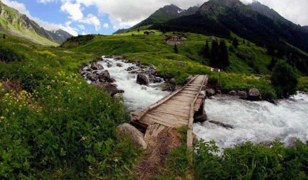 حمامات إيدير الطبيعية