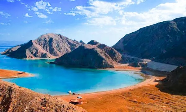 شاطئ لاجونا دهب