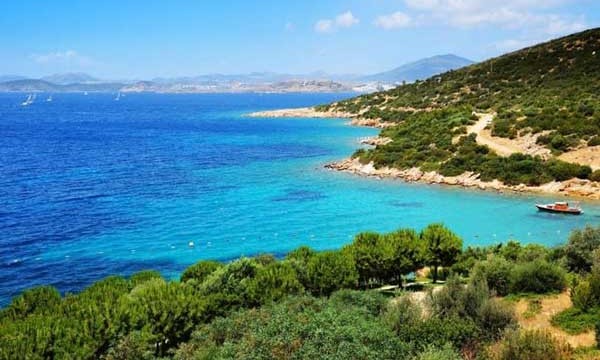 شاطئ وكهف بارداكي 