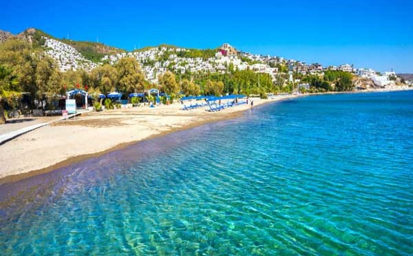 شاطئ وكهف بارداكي