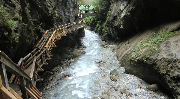 شلالات زغموند ثون كلام