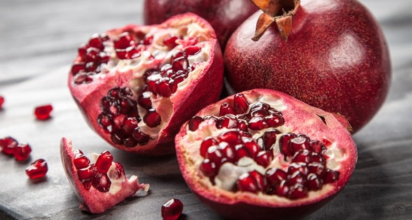 فوائد الرمان على الريق