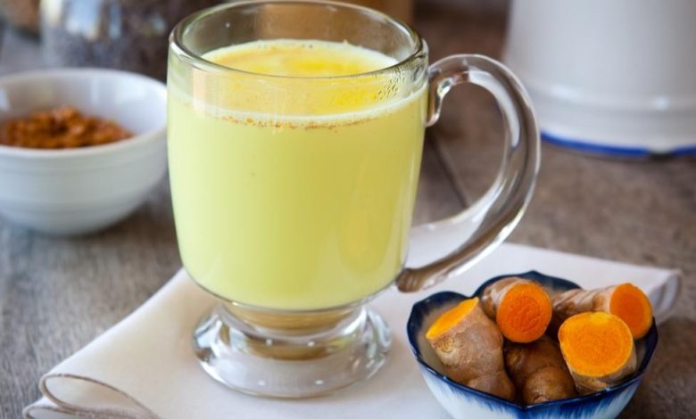 فوائد الكركم مع الحليب