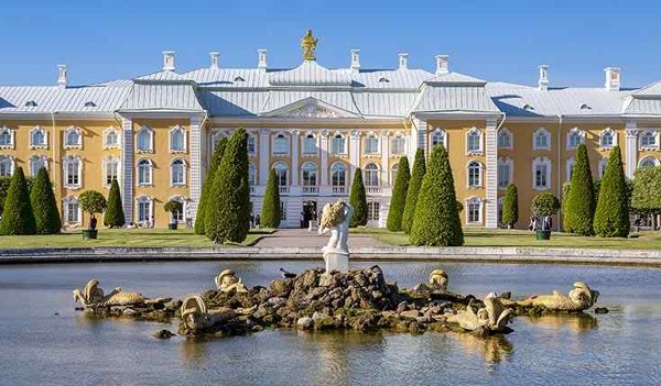 قصر بيترهوف