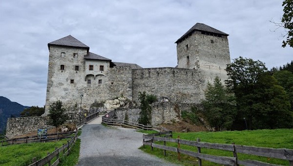 قلعة كابرون الرائعة