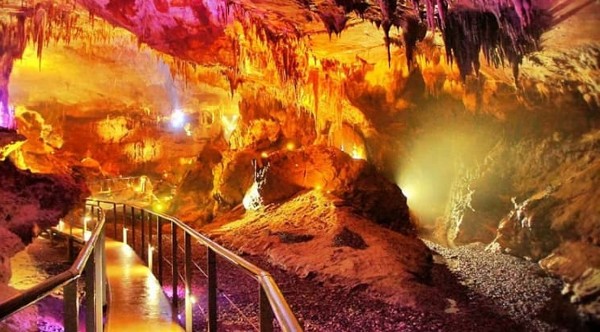 كهف بروميثيوس