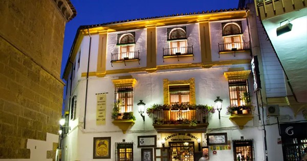 مطعم بوكتيو الأندلسي