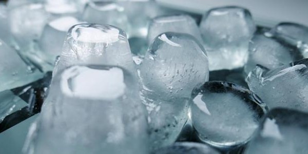 فوائد اكل الثلج