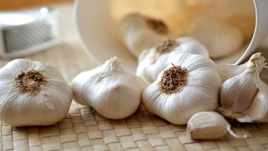 أضرار بلع الثوم