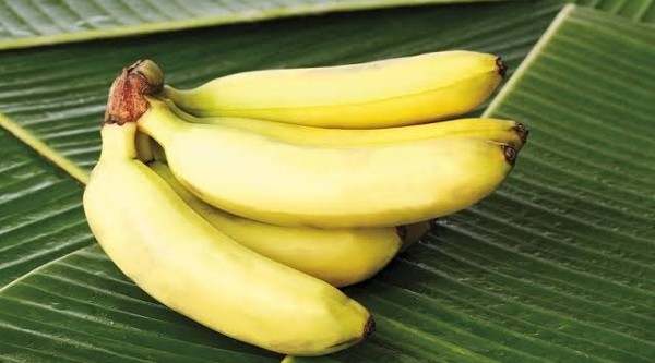 اضرار الموز على المعدة