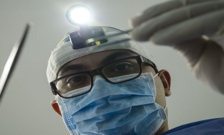 طبيب عيون عربي في فيسبادن