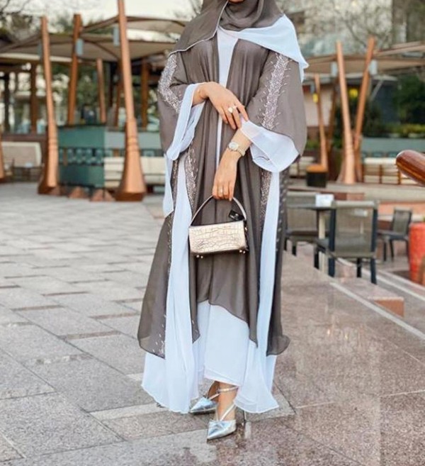 عبايات شبابية للمحجبات