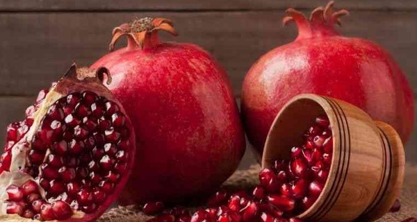 فوائد الرمان على الريق