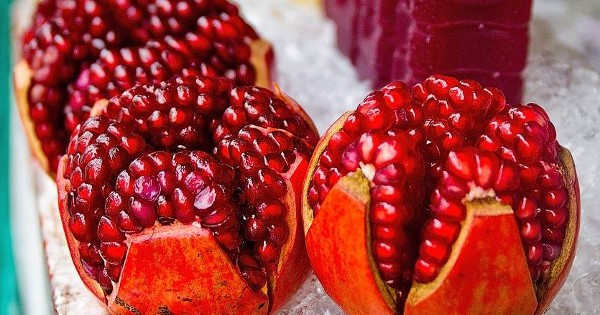 فوائد الرمان على الريق