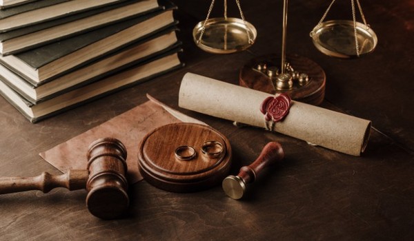 حقوق الزوجة في الطلاق علي الإبراء