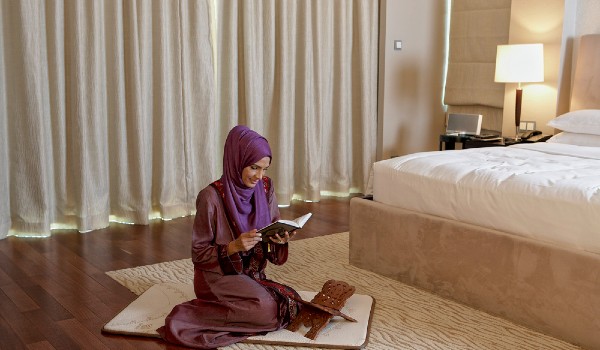 حكم الصلاة في البيت