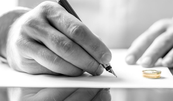 حكم الطلاق عند المأذون