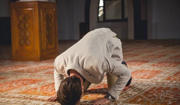 حكم سجود التلاوة في الصلاة