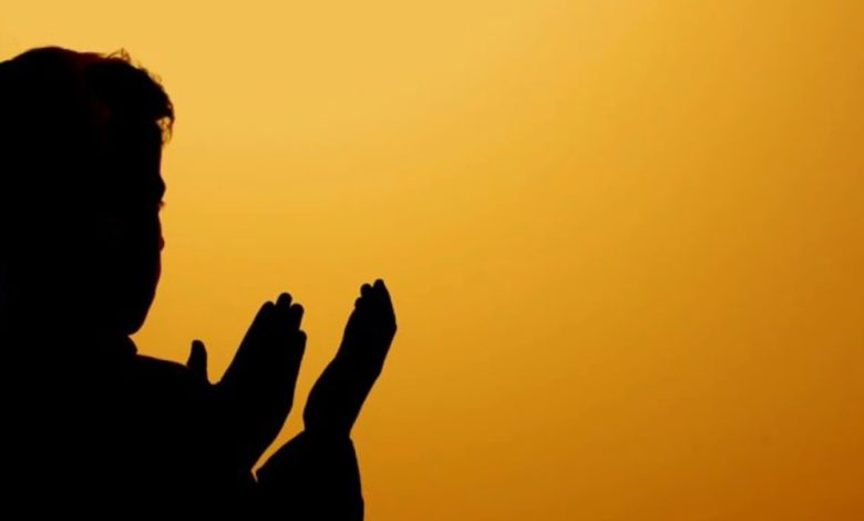 حكم تخصيص دعاء لكل يوم