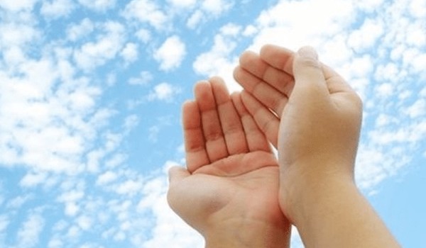 حكم تخصيص دعاء لكل يوم