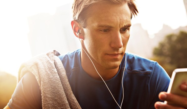 حكم سماع الأغاني