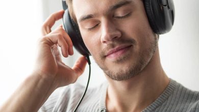 حكم سماع الأغاني