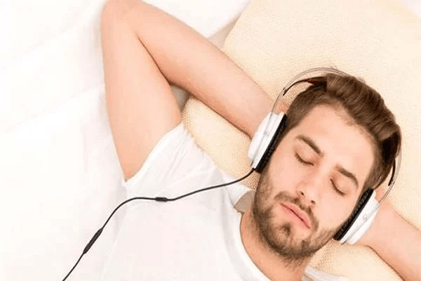 ما حكم سماع الاغاني