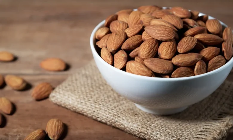 أضرار اللوز على الكلى