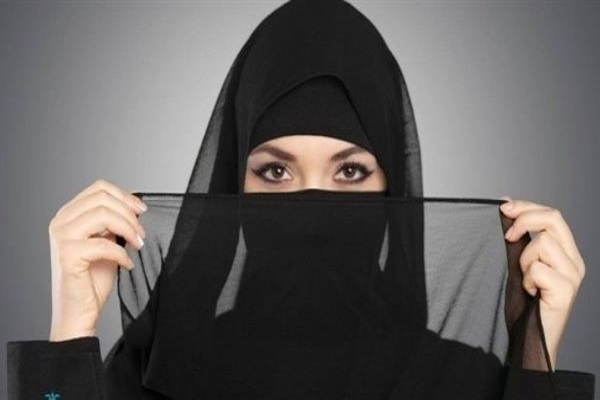 حكم النقاب في المذاهب الأربعة