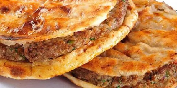 طريقة عمل عيش باللحمة فاطمة أبو حاتي