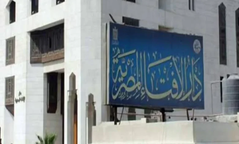 ما حكم سب الدين