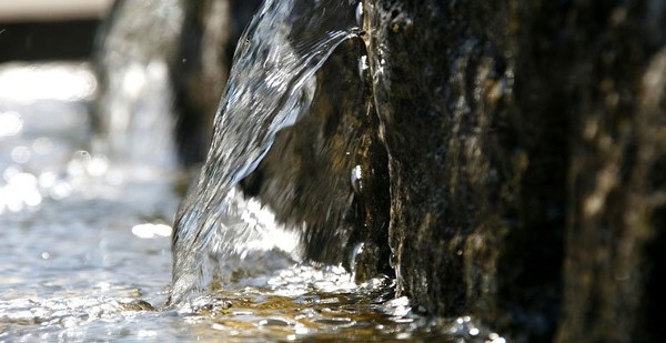 من أول من اكتشف ماء زمزم ؟