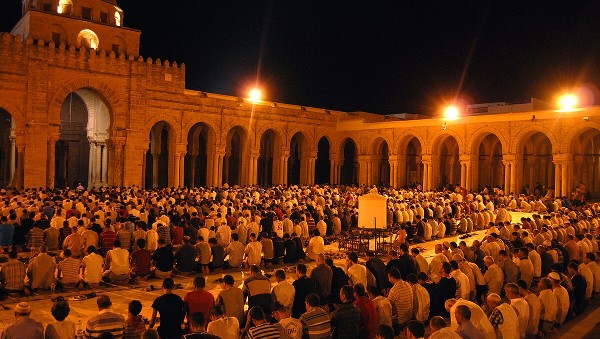 الفرق بين التراويح والتهجد