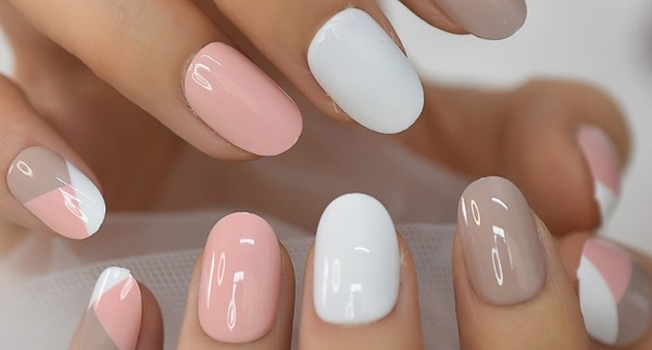 حكم تركيب الأظافر