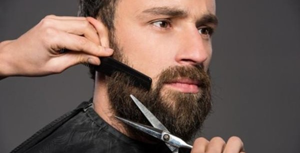 حكم حلق اللحية في المذاهب الأربعة