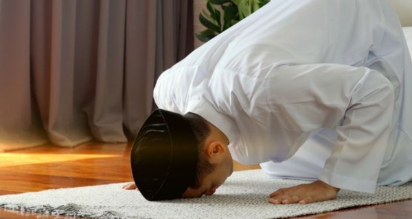 حكم صلاة الجمعة للمسافر