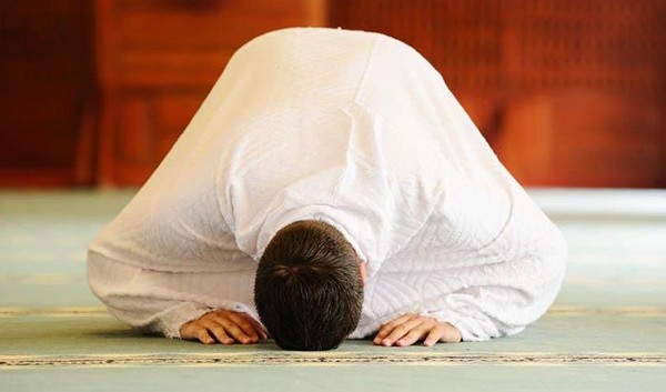 حكم صلاة العيد في البيت