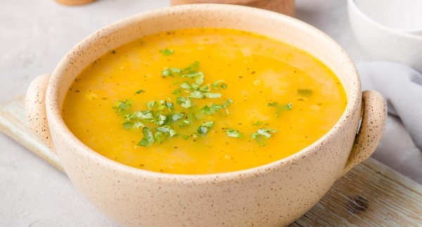 طريقة عمل شوربة العدس فاطمة أبو حاتي