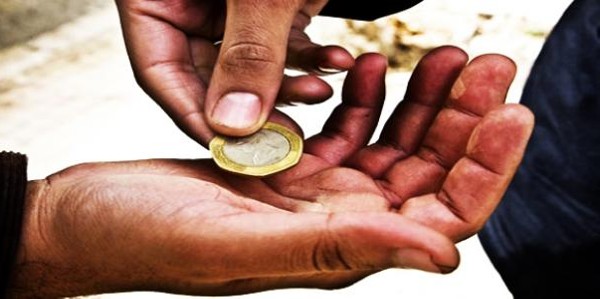 فضل الصدقة عن اليتيم