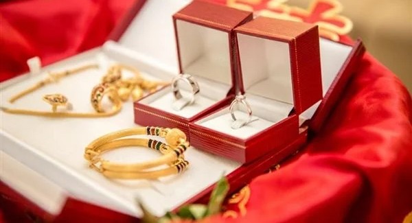 هل الشبكة من حق الزوجة عند الخلع ؟