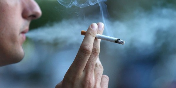 هل شرب السجائر حرام