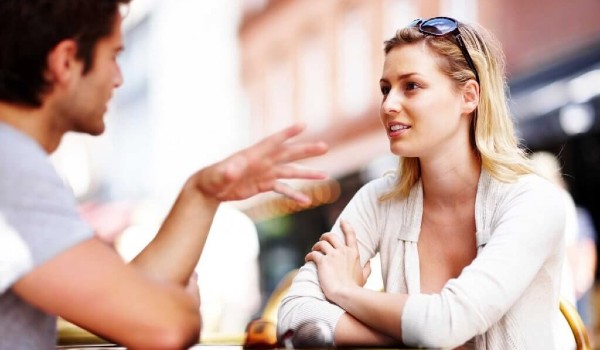 كيف اعرف أنها تحبني