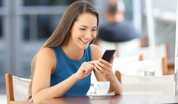 كيف أعرف أنه يحبني وهو يتجاهلني؟