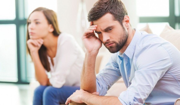 كيف أعرف أنه يحبني وهو يتجاهلني؟