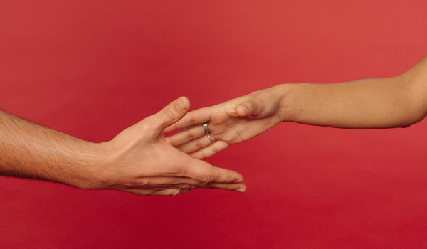 كيف أعرف أني أحب شخص