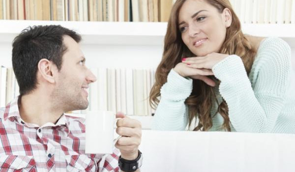 كيف اعرف أنها تحبني