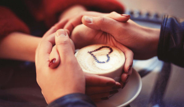 كيف أعرف أنه يحبني بصدق من حركاته ؟