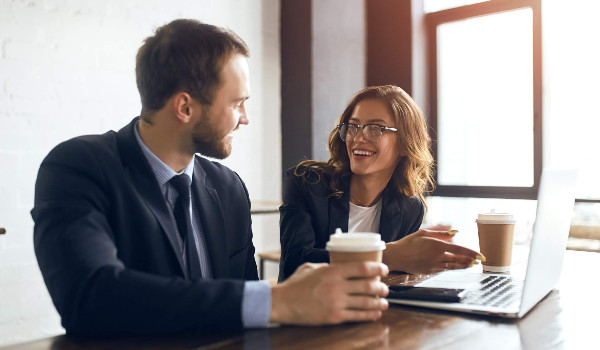 كيف اعرف انه معجب بي ؟